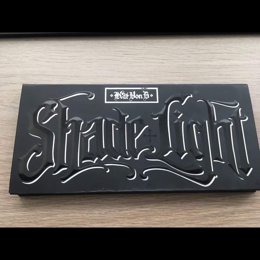 Kat Von D Shade+Light face contour palette